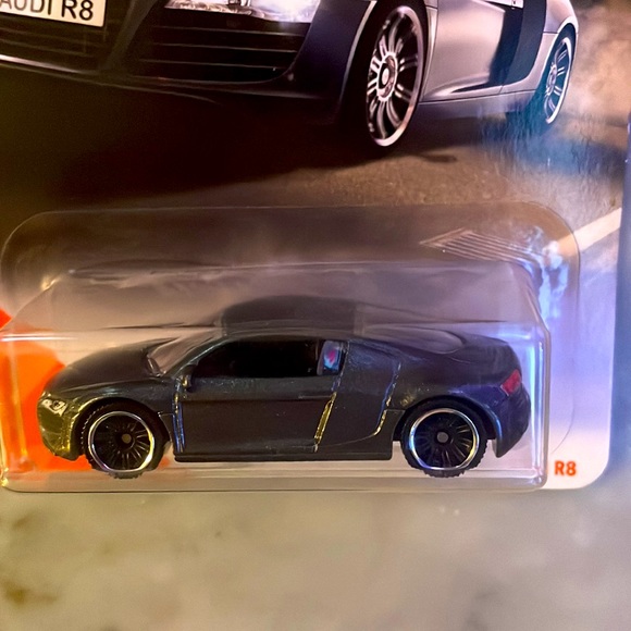 Audi R8 - Picture 4 of 13